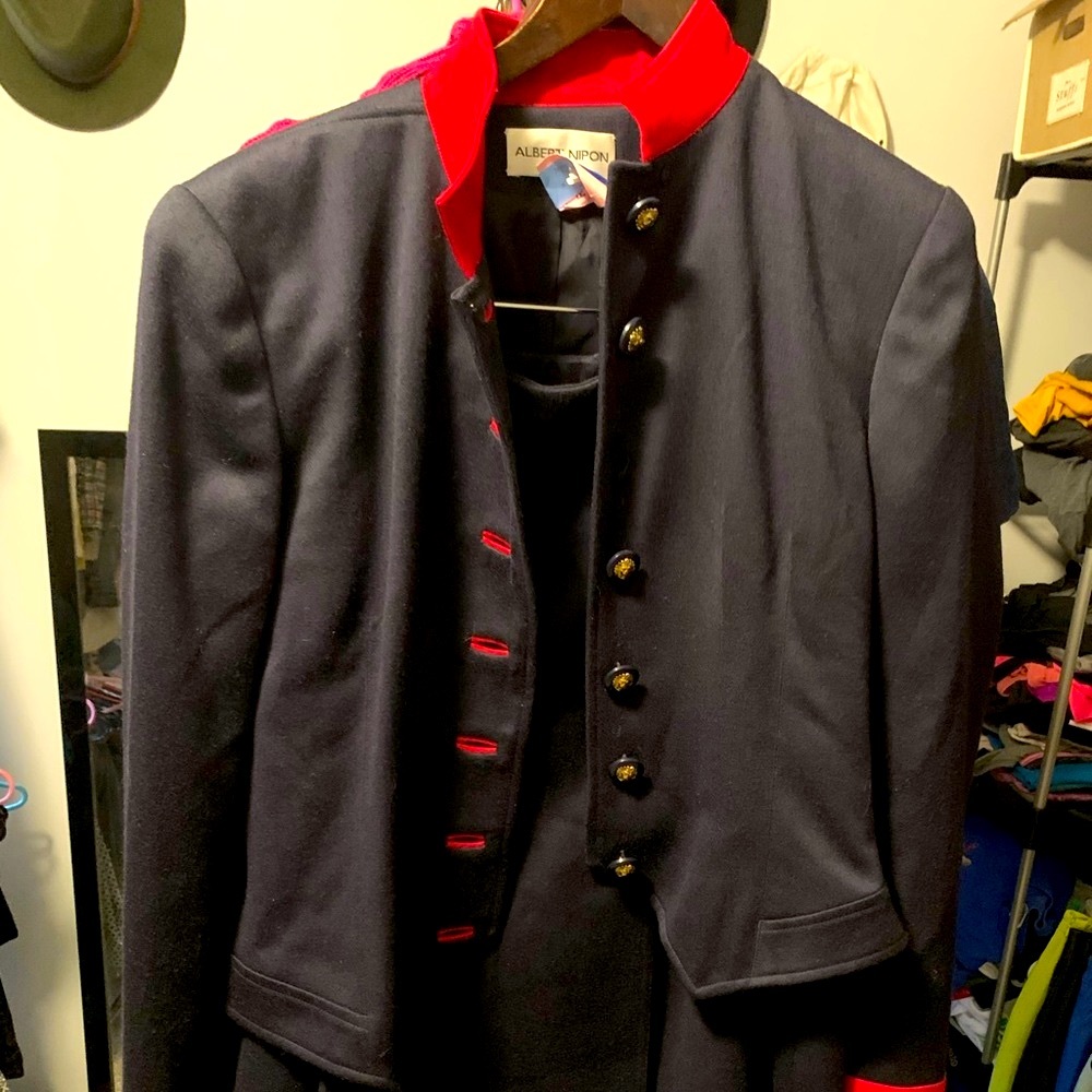 Stunning Albert Nipon Navy Wool Suit - image 4